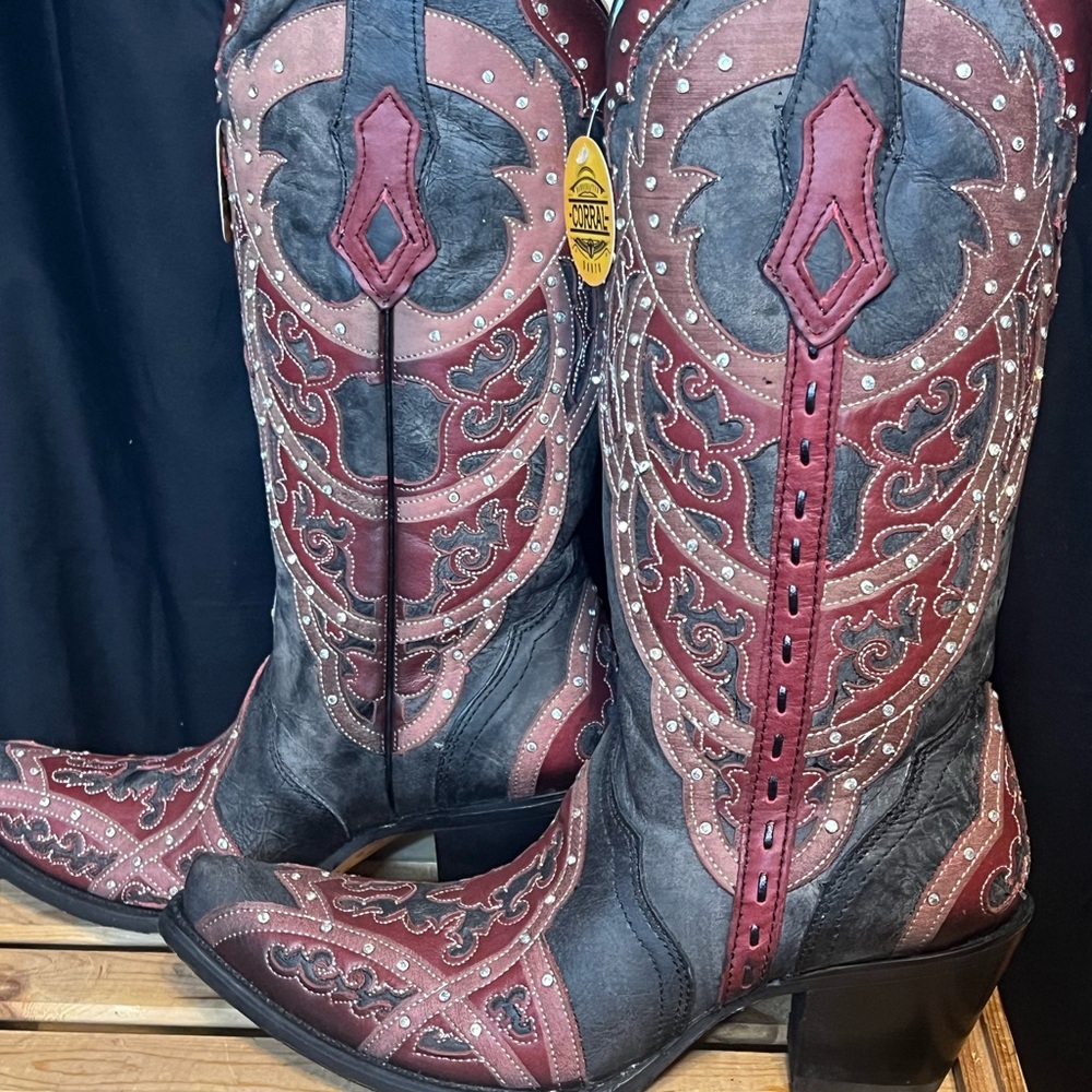 Corral Women's Western Boots Black/Red Overlay w/Rhinestone Studs. Size 10.5 - Picture 4 of 13